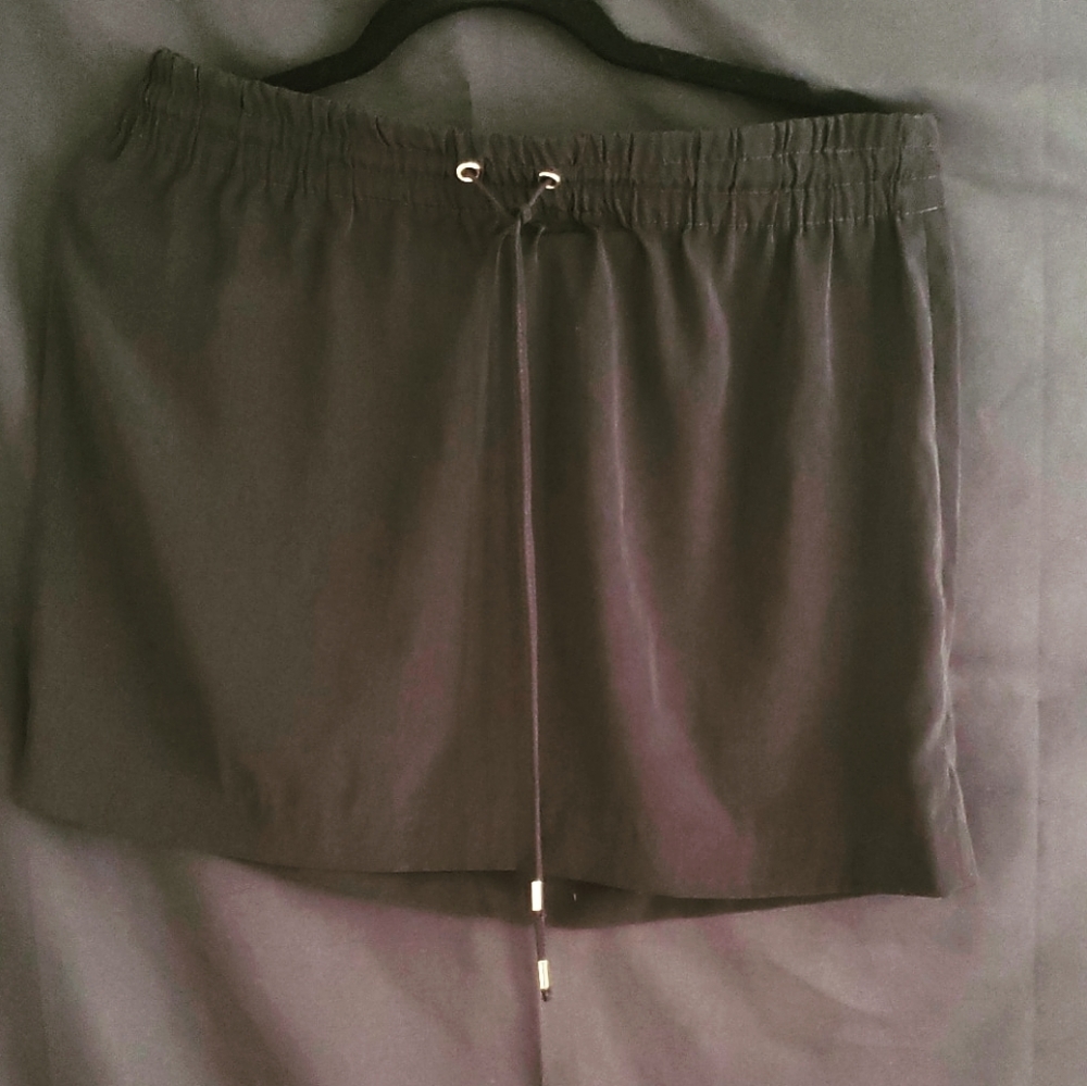 Cute Gold detailed Mini skirt